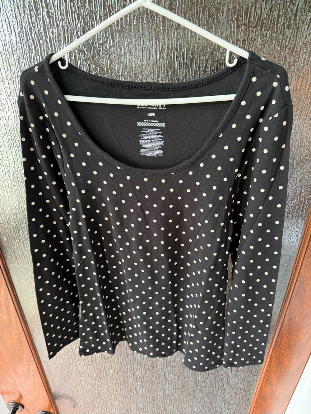 Old Navy Black Long-Sleeve Scoop Neck Top with Cream Polka Dots L NWT